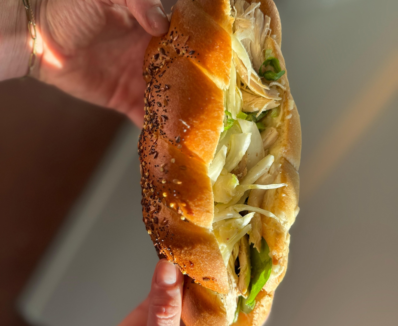 Sandwich levantin signature — SAVTA livraison repas Marseille